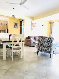 Three Bedroom Apartment Around QuickMart