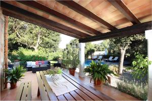 Quiet and wooded area of the Mallorcan countryside by Renthousing