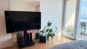 Master room with balcony