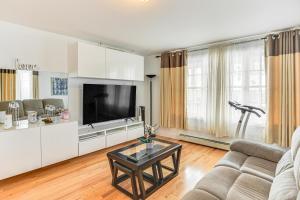 1 Mi to Downtown and Palladium Worcester Getaway!