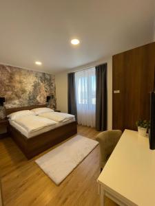 Double Room with Private Bathroom room in CORNER Vendégház