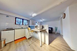 Appartements Appart Cesiere - Appartement confortable au calme : photos des chambres