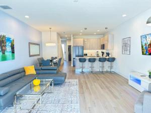 TR1433SL - Island House Orlando