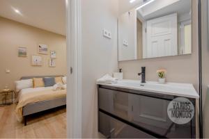 Vive Madrid con Terraza para 5 en Santa Ana 6