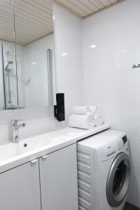 Henniina V Karjasilta