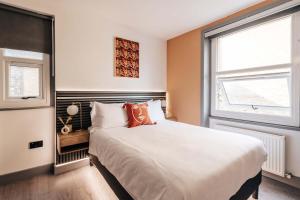 Modern and spacious duplex in Earls Court