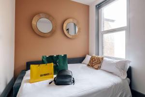 Modern and spacious duplex in Earls Court