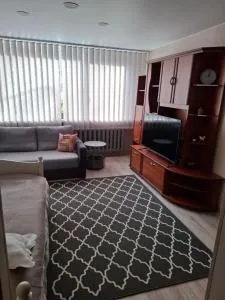 Butas KOMPaktiškas - Vertymy