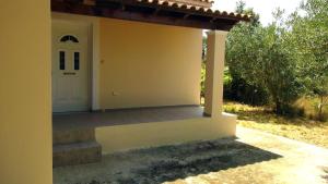 Apollon House near the beach