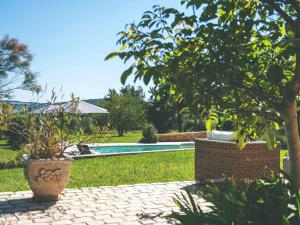 Maisons de vacances Charmante maison avec piscine privee au coeur du Perigord - FR-1-824-22 : photos des chambres