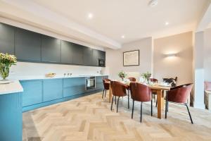 Knots Landing, Salcombe