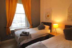 Ayr Apartment with Sea and Countryside views