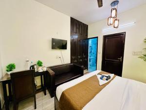 The White Scent-Near Noida Sector 18 Metro