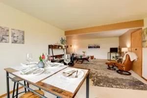 Juneau Apartment - Walk to Hiking and Breweries - Mendenhaven