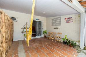 Memora Guesthouse Pontal do Paraná - Suíte a duas quadras da Praia e perto da Ilha do Mel