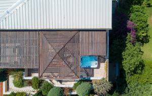 Penthouse Sauna & Jacuzzi in Glyfada