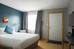 Salt Hotel & Pub