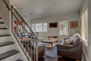 Surfs Up 30 Day Minimum