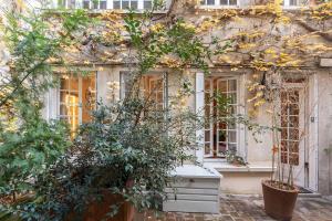Parisian duplex in Marais with sauna