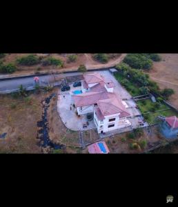 Colonial Villa pet friendly 3 bhk with outstanding views