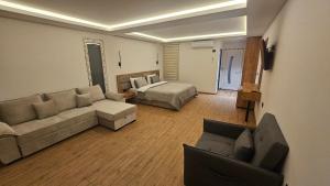 1 Private Bedroom Villa River View&Jacuzzi