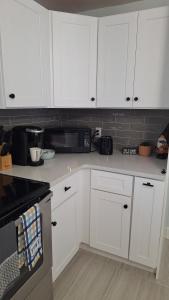 Beach Getaway,Walk orBike to beach,Fenced for doggie, Large Driveway