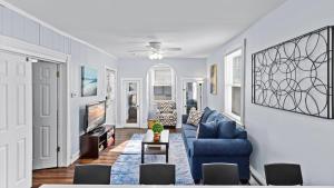 Cozy 1 BR Apt - 3 Blocks to Beach - Sleeps 6