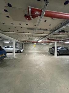 York Central Stylish Flat - Sleeps 8 - Parking - Gym