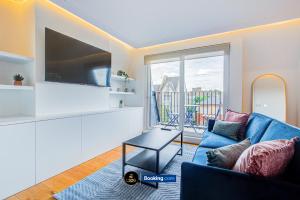 2 Bedroom Apt By LS2G Short Lets & Serviced Accommodation Greater London With Private Balcony