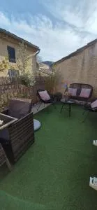 Proche d'Uzès la Terrasse du soleil levant - Collias