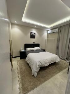 One-bedroom apartment in Al-Ghadeer neighborhood