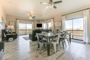 4 Mi to Lake Powell Retreat with Game Room!