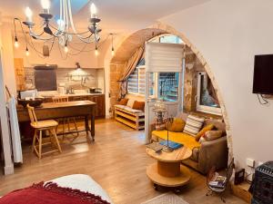 Appartements La Chaumiere, centre historique, fibre, ESS, rez-de-chaussee, BedinShop : photos des chambres