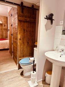 Appartements La Chaumiere, centre historique, fibre, ESS, rez-de-chaussee, BedinShop : photos des chambres