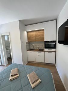 Green oasis for Two, 30 meters from sea