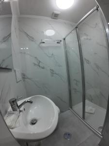 Triple Room with Private Bathroom room in KayDee Guest House