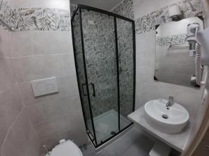 Comfort Double Room room in KayDee Guest House