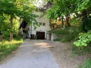 New apartment, parking, close to city and nature