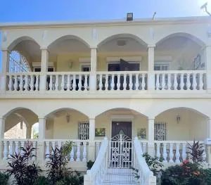 Cozy & Convenient Stay Near Beach, Airport & More! - Windwardside