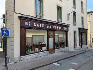Appartements Le Grand Cafe, centre historique, fibre, ESS, rez-de-chaussee, BedinShop : photos des chambres