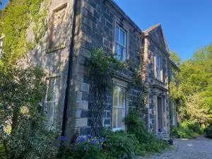 Beautiful Listed Mansion with incredible woodland views - Newmill