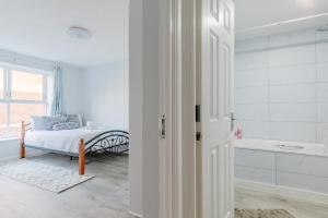 Riverside 2BD Flat Short Walk to the ExCel Centre