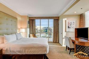MGM Signature-02-602 1Br 2Ba Balcony Suite