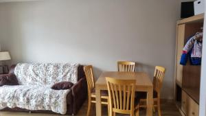 Appartements T2, Proche centre, parking privee : photos des chambres