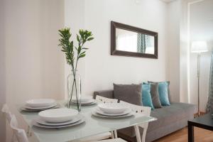 One-Bedroom Apartment (5 Adults) room in Fuencarral Apartments