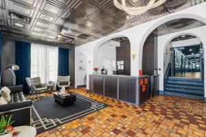 Nine20 Collins Apartments by Lowkl