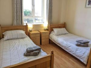 Spacious and Bright 2 Bedroom Apt - Great location