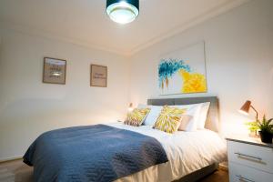 Spacious, 4 Bedroom, Free Parking & Garden - 3hvězdičkové hotely ve městě Luton