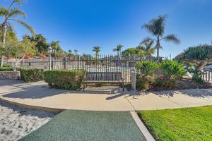 Private and Spacious Deluxe Rolling Hills Ranch Gem