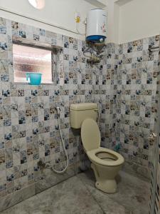 4 Bedroom 3 Bathroom Fully AC Private Flat up to 14 People